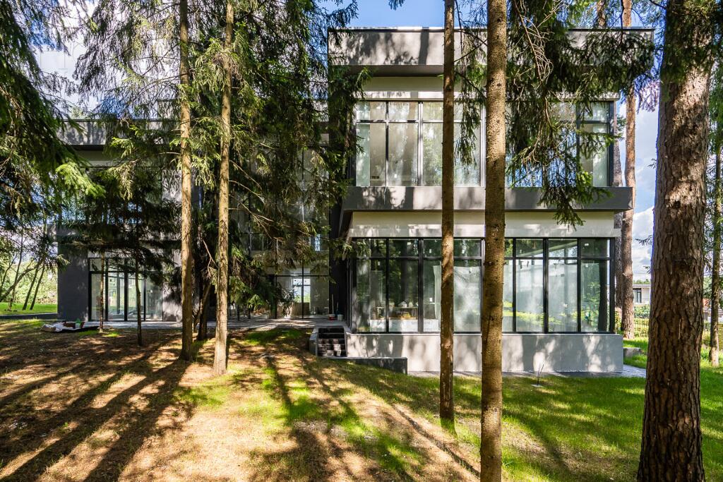 2-этажный коттедж 720 м² с отделкой