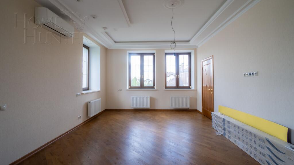 2-этажный коттедж 1 000 м² с отделкой