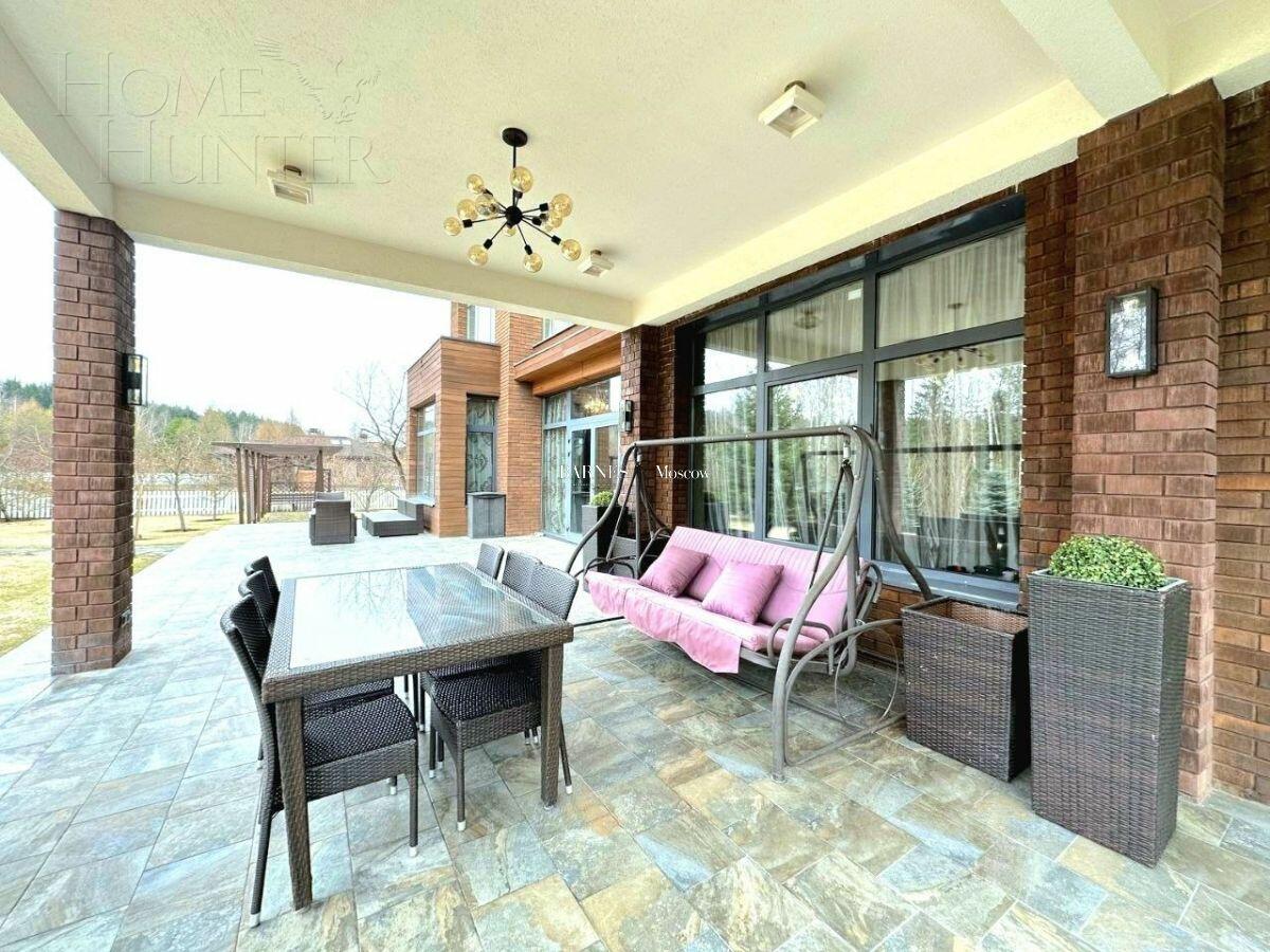 3-этажный коттедж 900 м² с отделкой