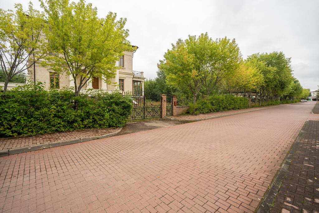 2-этажный коттедж 680 м² без отделки