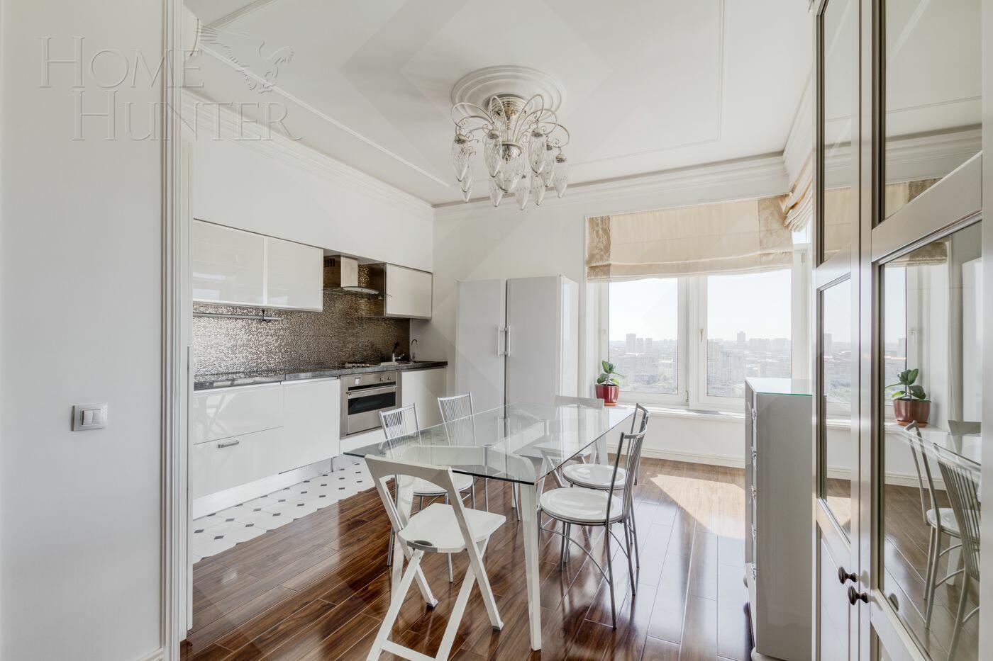 6-КОМН. КВАРТИРА С ОТДЕЛКОЙ 250 М² НА 21 ЭТАЖЕ