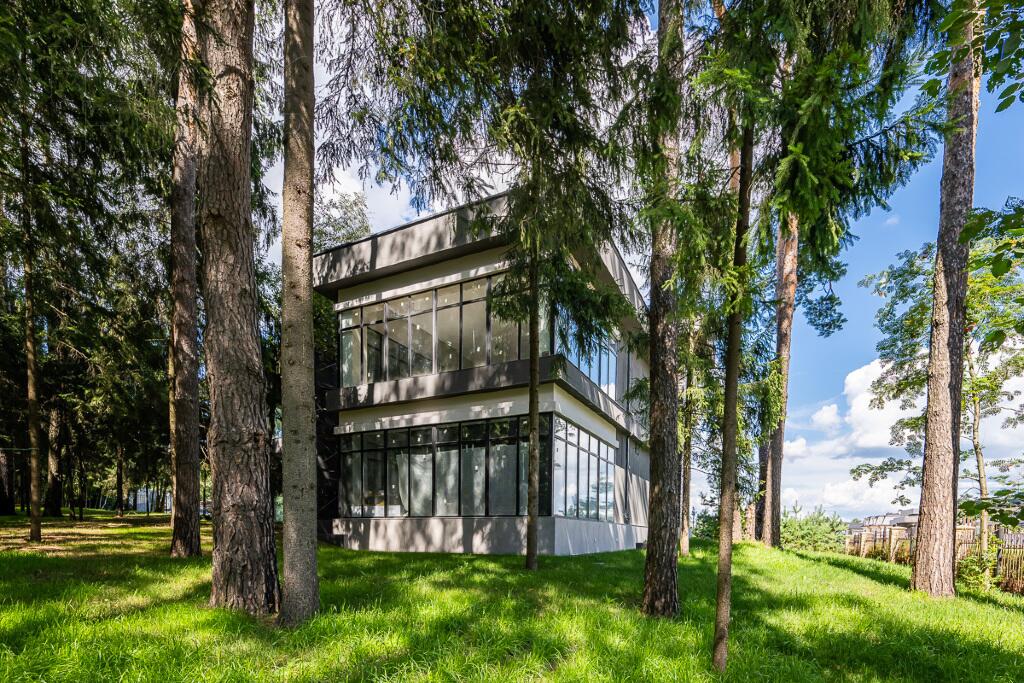 2-этажный коттедж 720 м² с отделкой