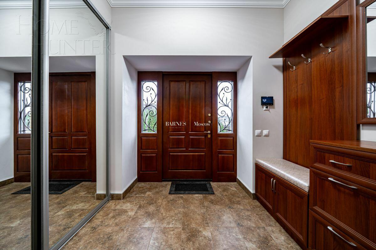 2-этажный коттедж 550 м² с отделкой