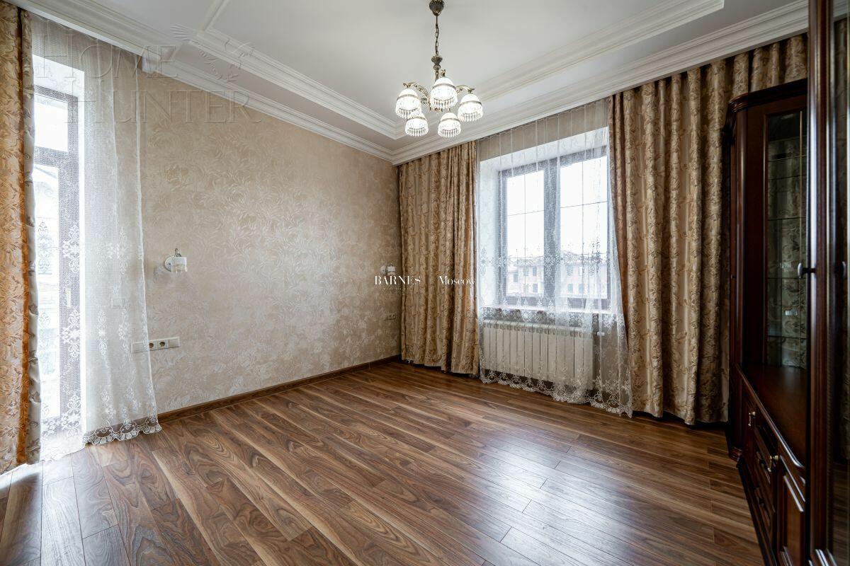 2-этажный коттедж 550 м² с отделкой