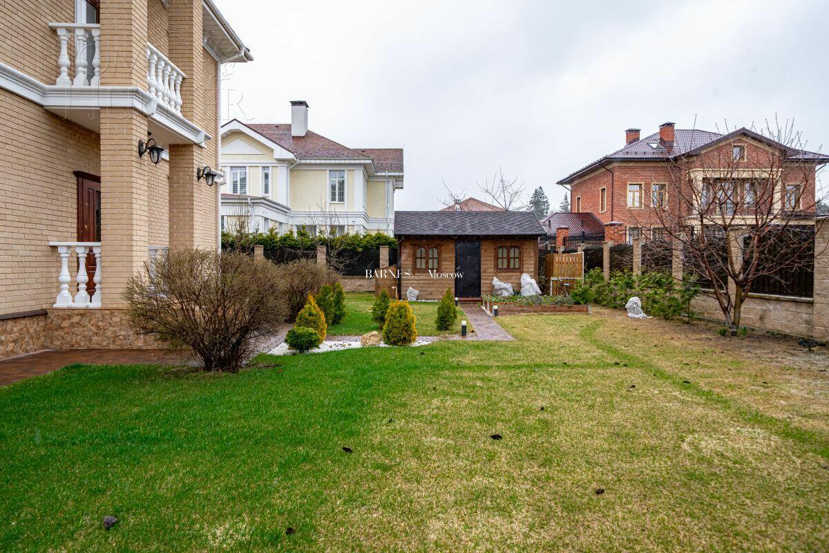 2-этажный коттедж 550 м² с отделкой