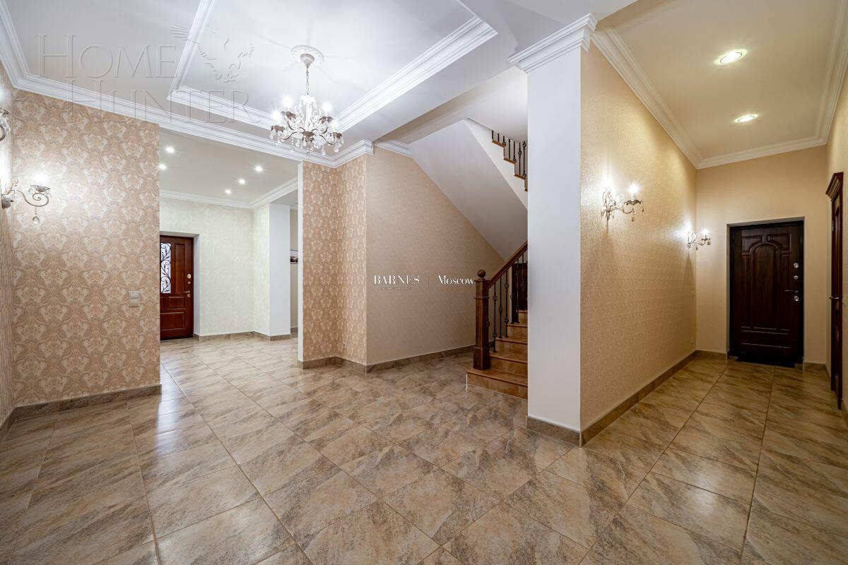 2-этажный коттедж 550 м² с отделкой