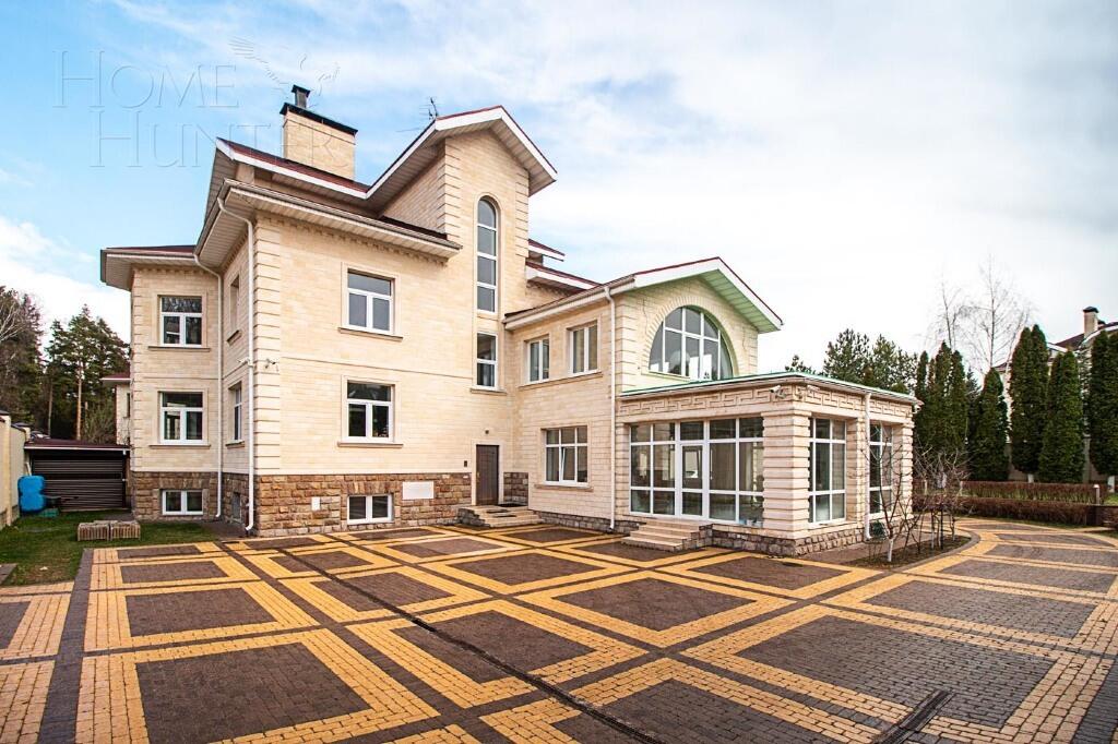 2-этажный коттедж 1 112 м² с отделкой