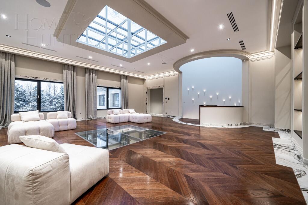 2-этажный коттедж 2 430 м² с отделкой