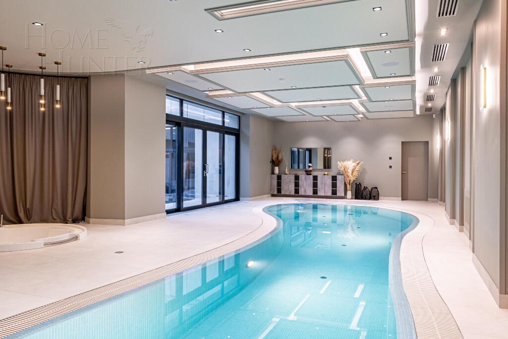 2-этажный коттедж 2 430 м² с отделкой