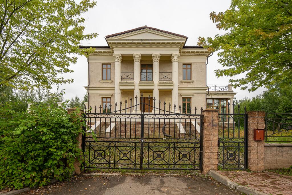 2-этажный коттедж 680 м² без отделки