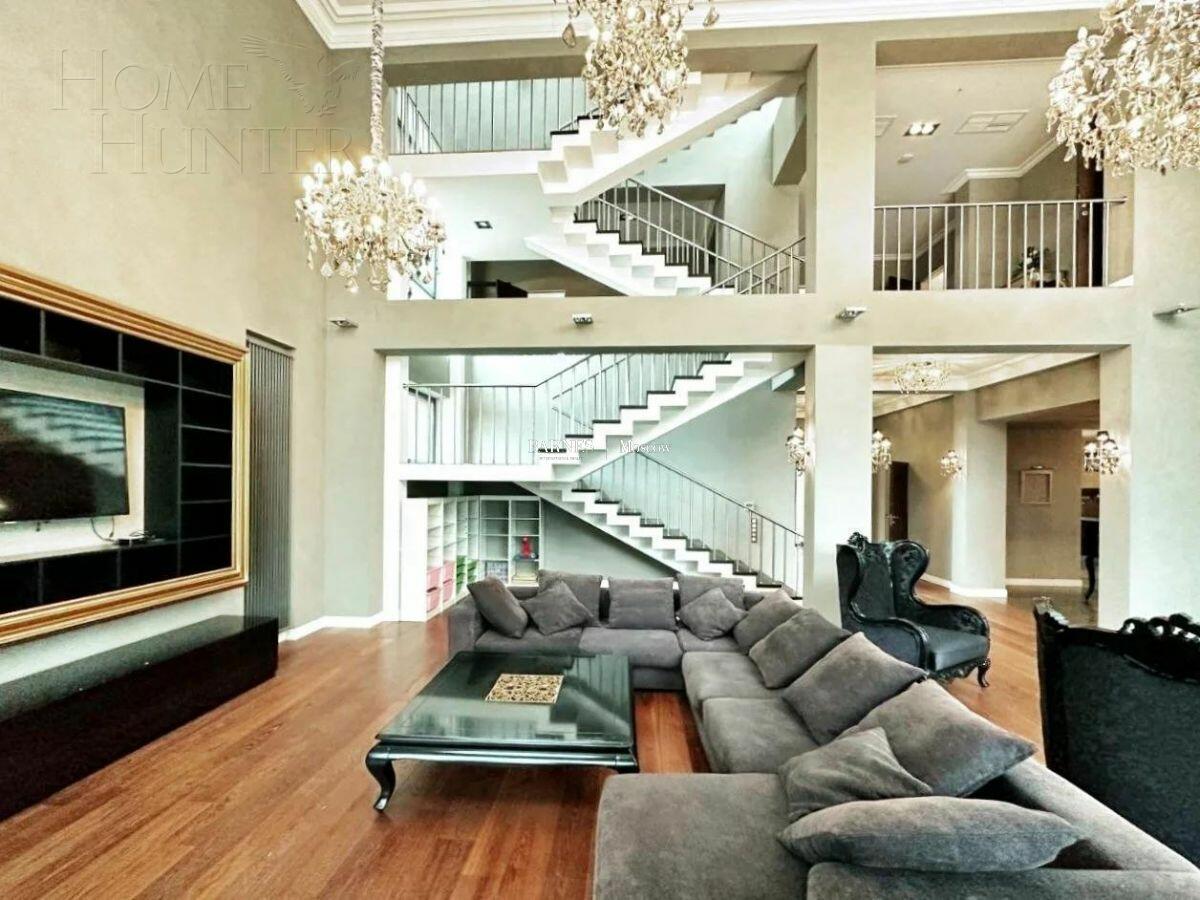 3-этажный коттедж 900 м² с отделкой