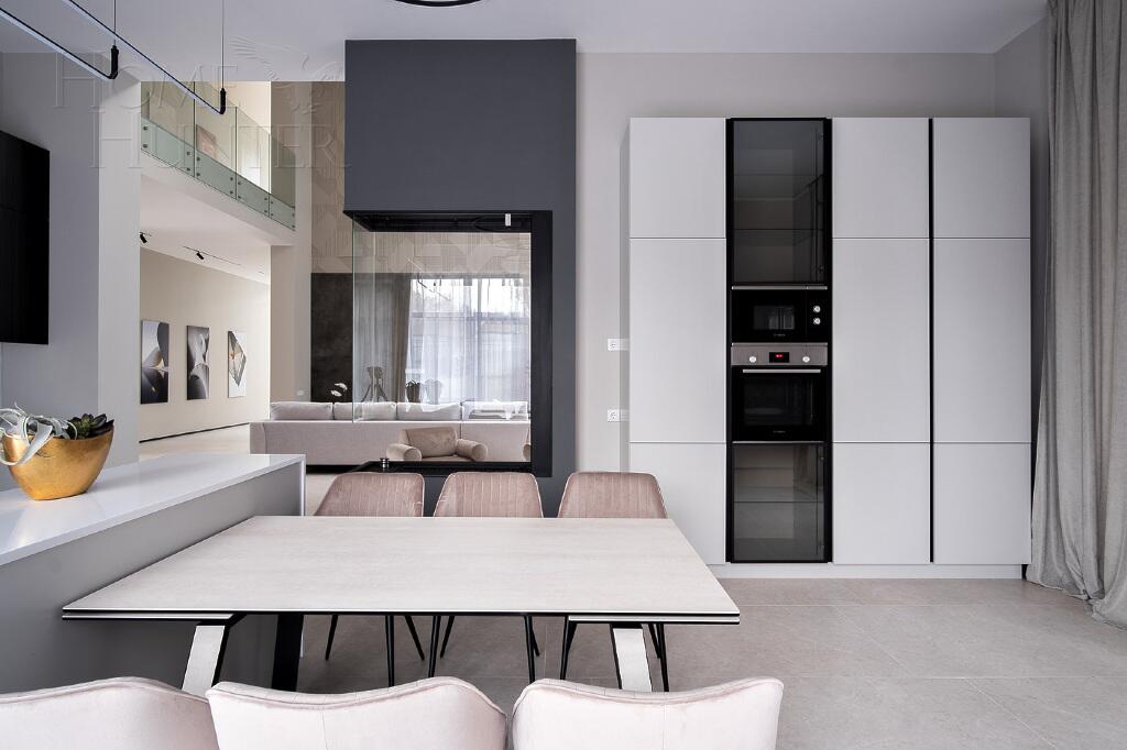 2-этажный коттедж 720 м² с отделкой