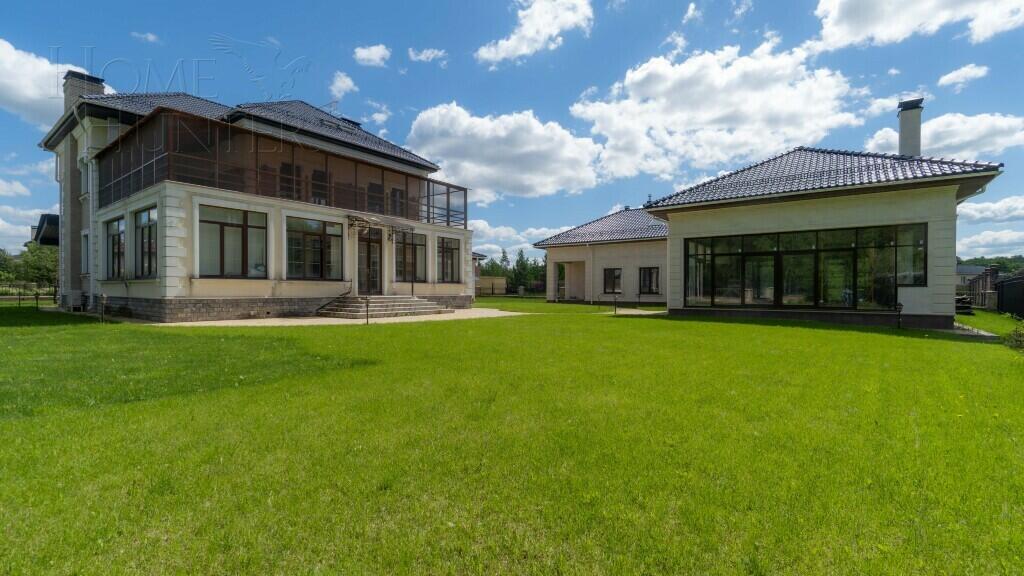 2-этажный коттедж 1 000 м² с отделкой