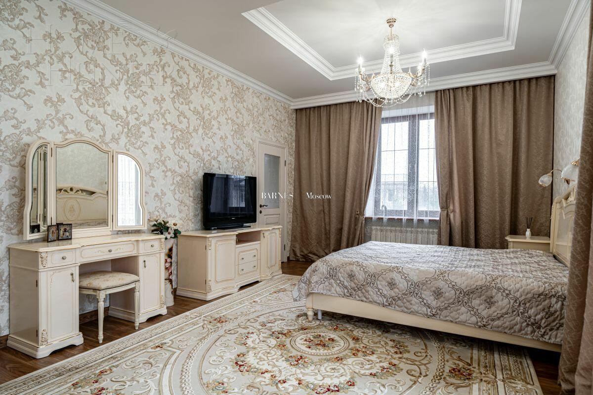 2-этажный коттедж 550 м² с отделкой