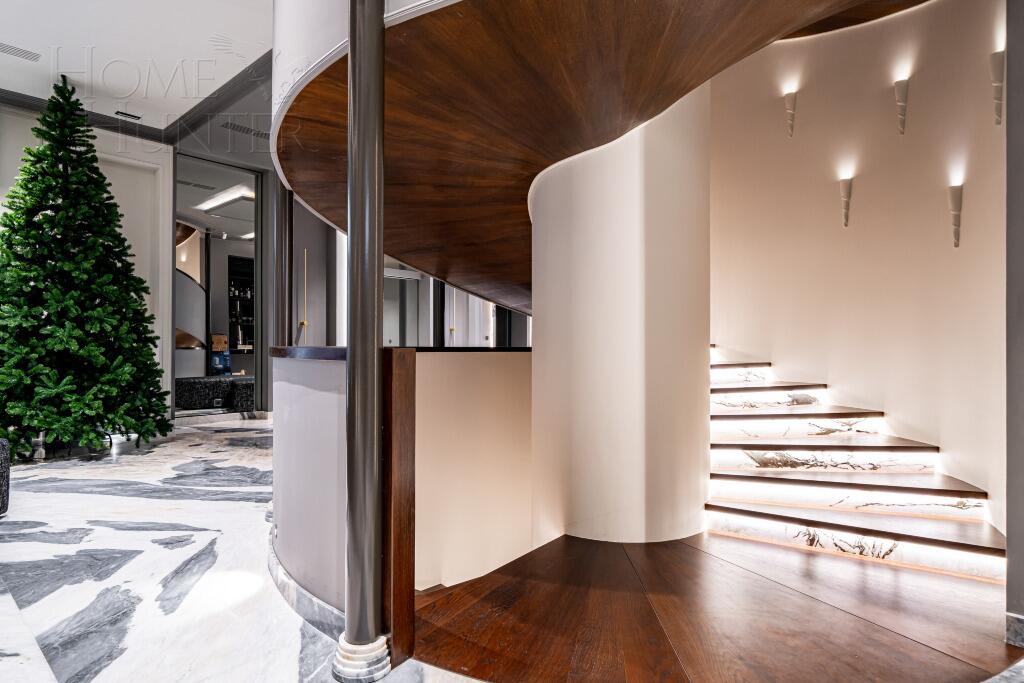 2-этажный коттедж 2 430 м² с отделкой