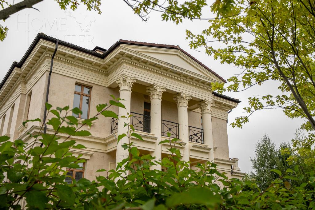 2-этажный коттедж 680 м² без отделки