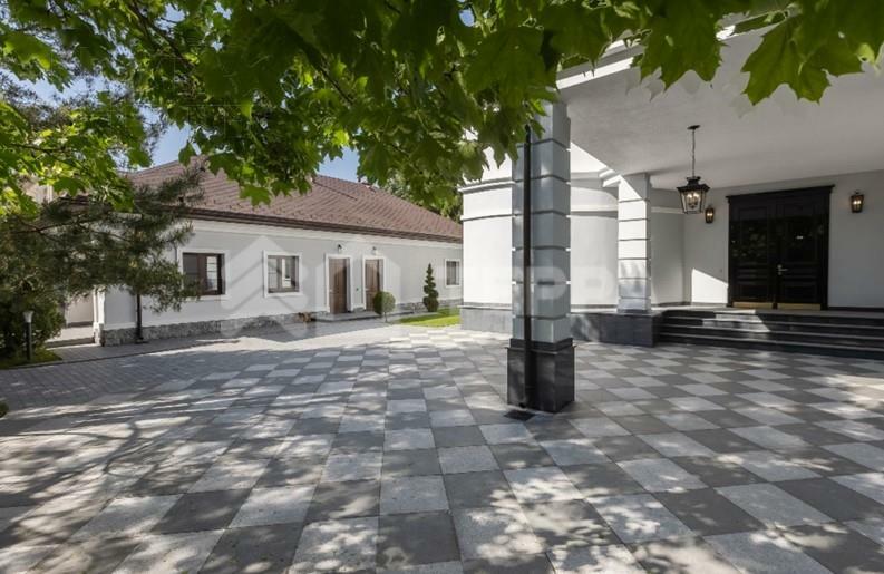 2-этажный коттедж 520 м² с отделкой