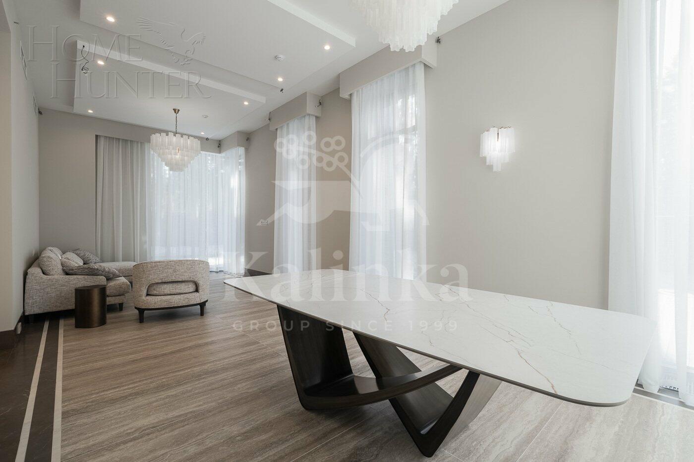 3-этажный коттедж 420 м² с отделкой