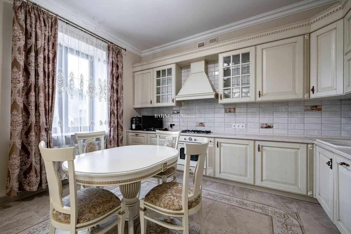 2-этажный коттедж 550 м² с отделкой