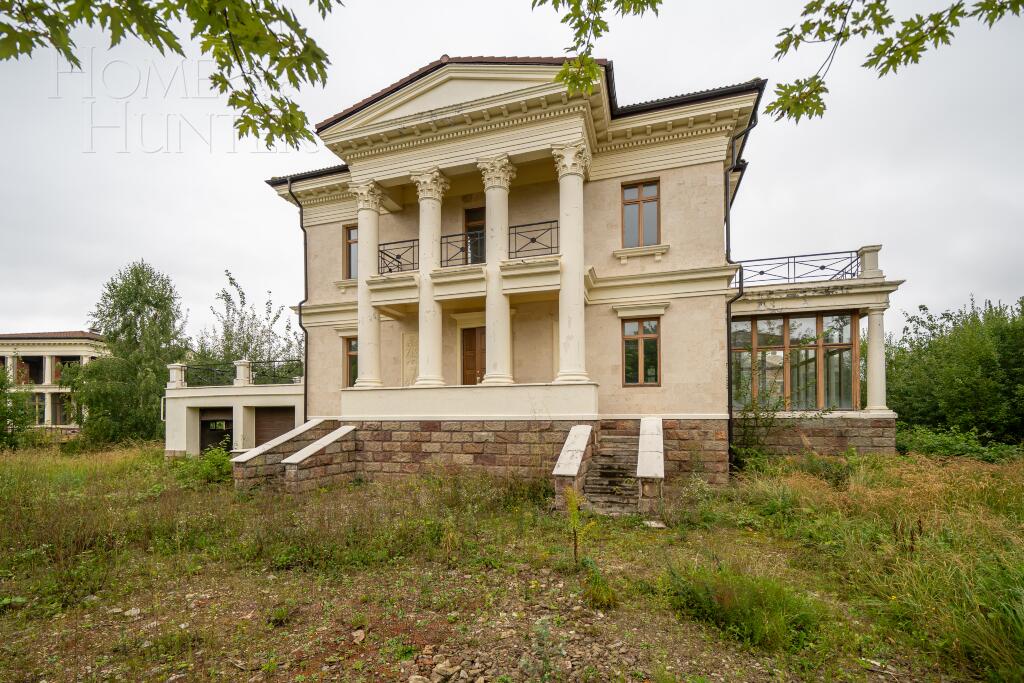 2-этажный коттедж 680 м² без отделки