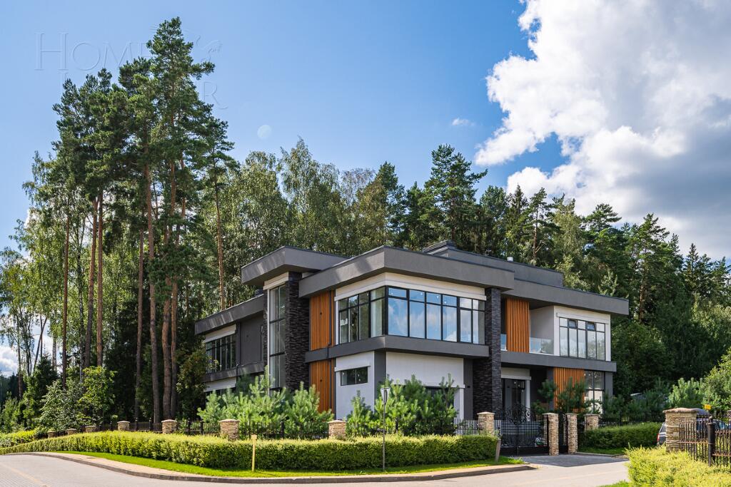 2-этажный коттедж 720 м² с отделкой