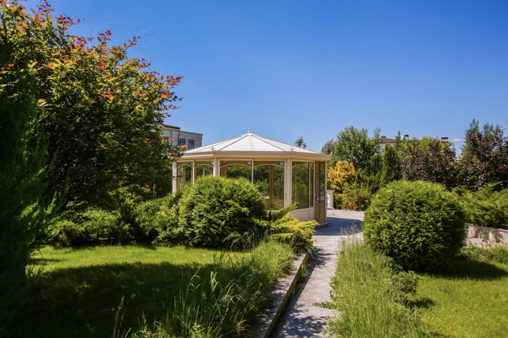 2-этажный коттедж 1 050 м² с отделкой