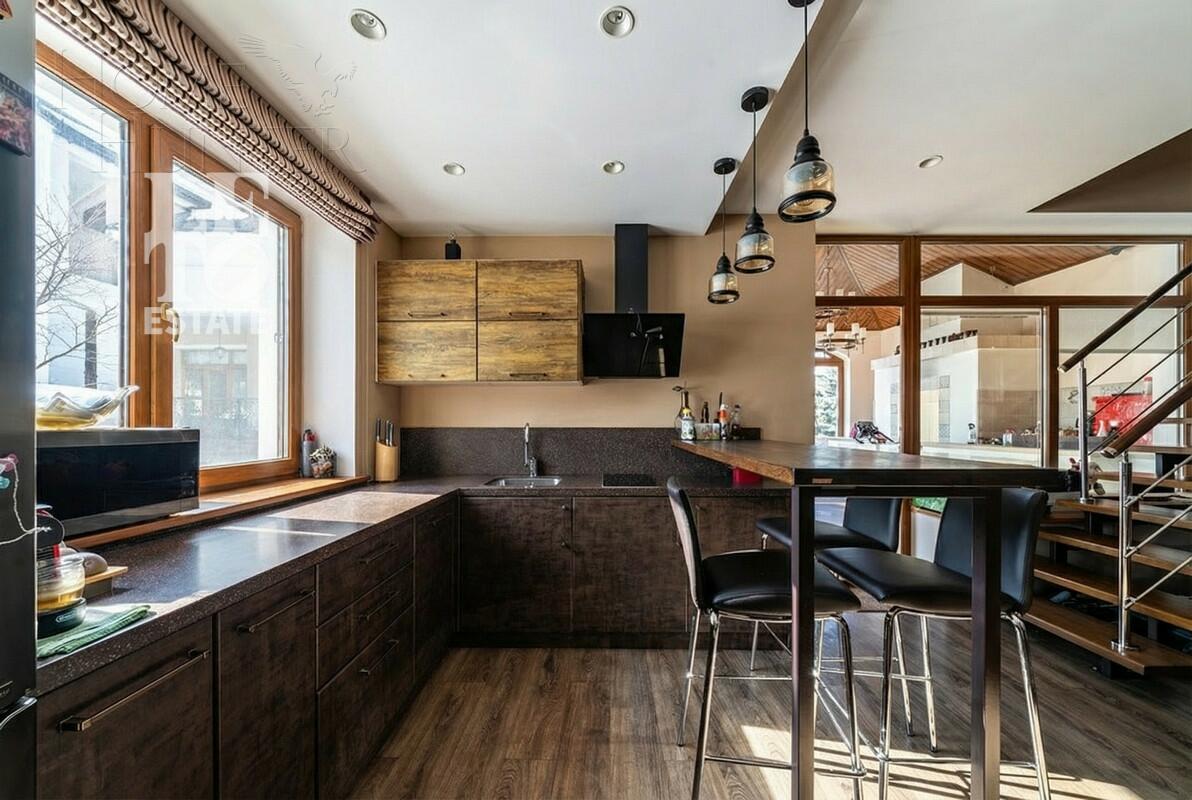 2-этажный коттедж 550 м² с отделкой