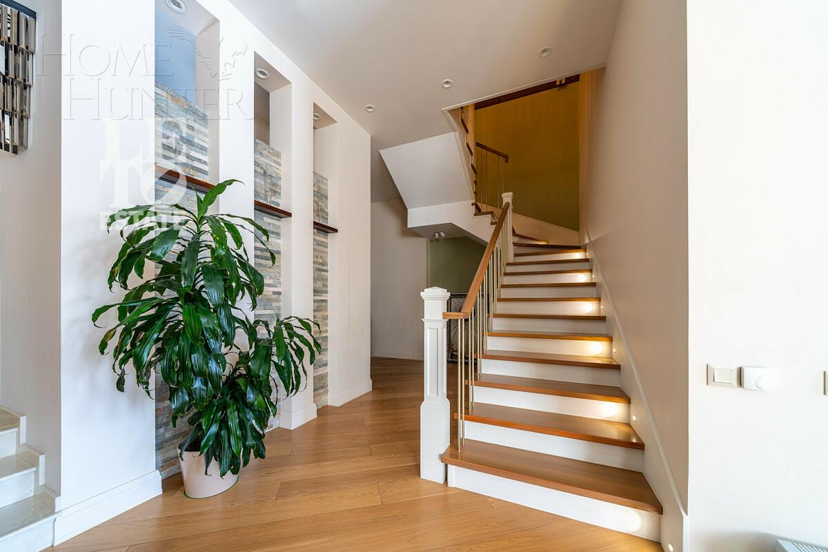 2-этажный коттедж 550 м² с отделкой