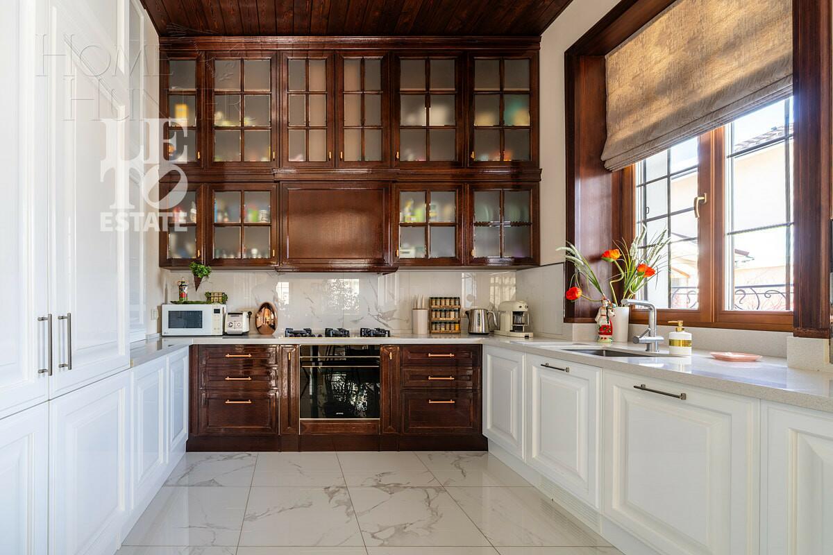 2-этажный коттедж 550 м² с отделкой