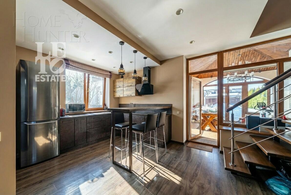 2-этажный коттедж 550 м² с отделкой