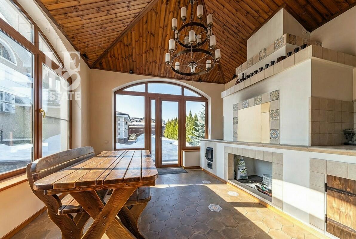 2-этажный коттедж 550 м² с отделкой