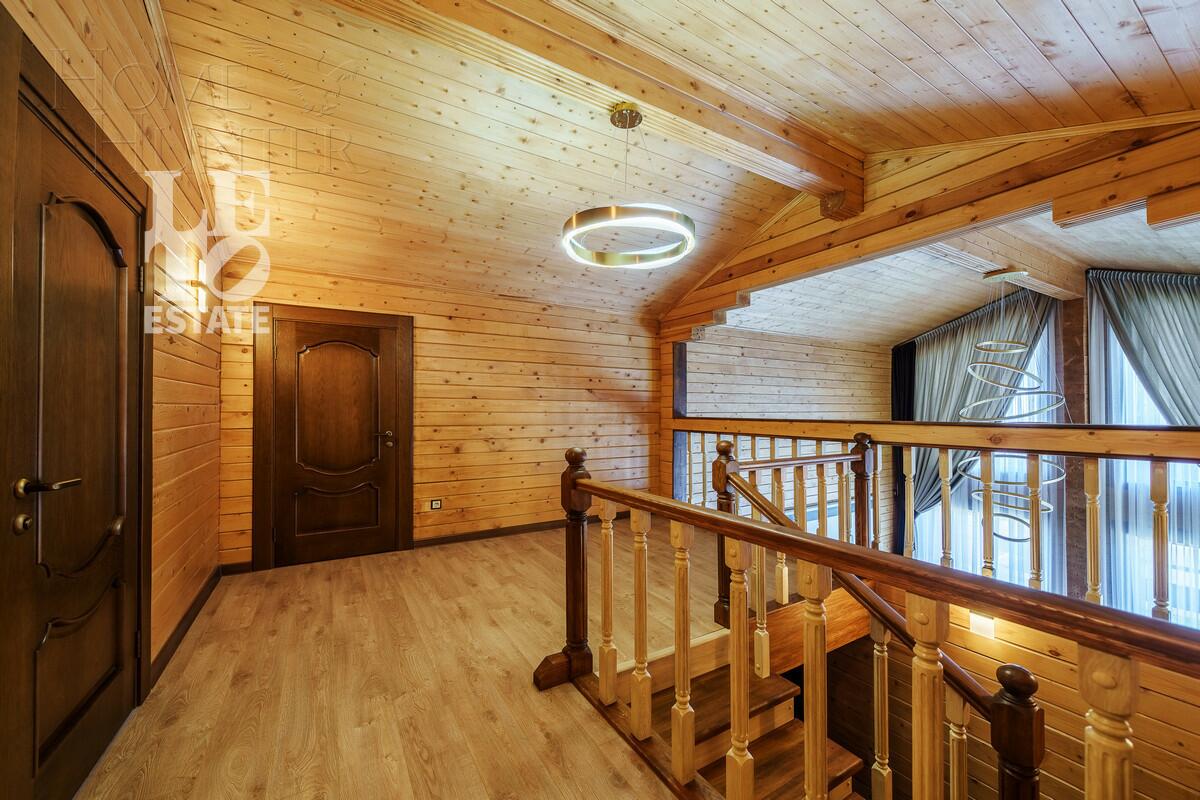 2-этажный коттедж 400 м² с отделкой