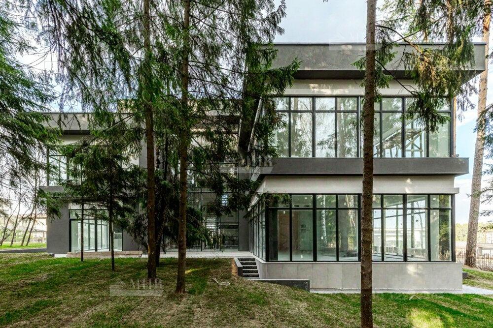 2-этажный коттедж 720 м² с отделкой