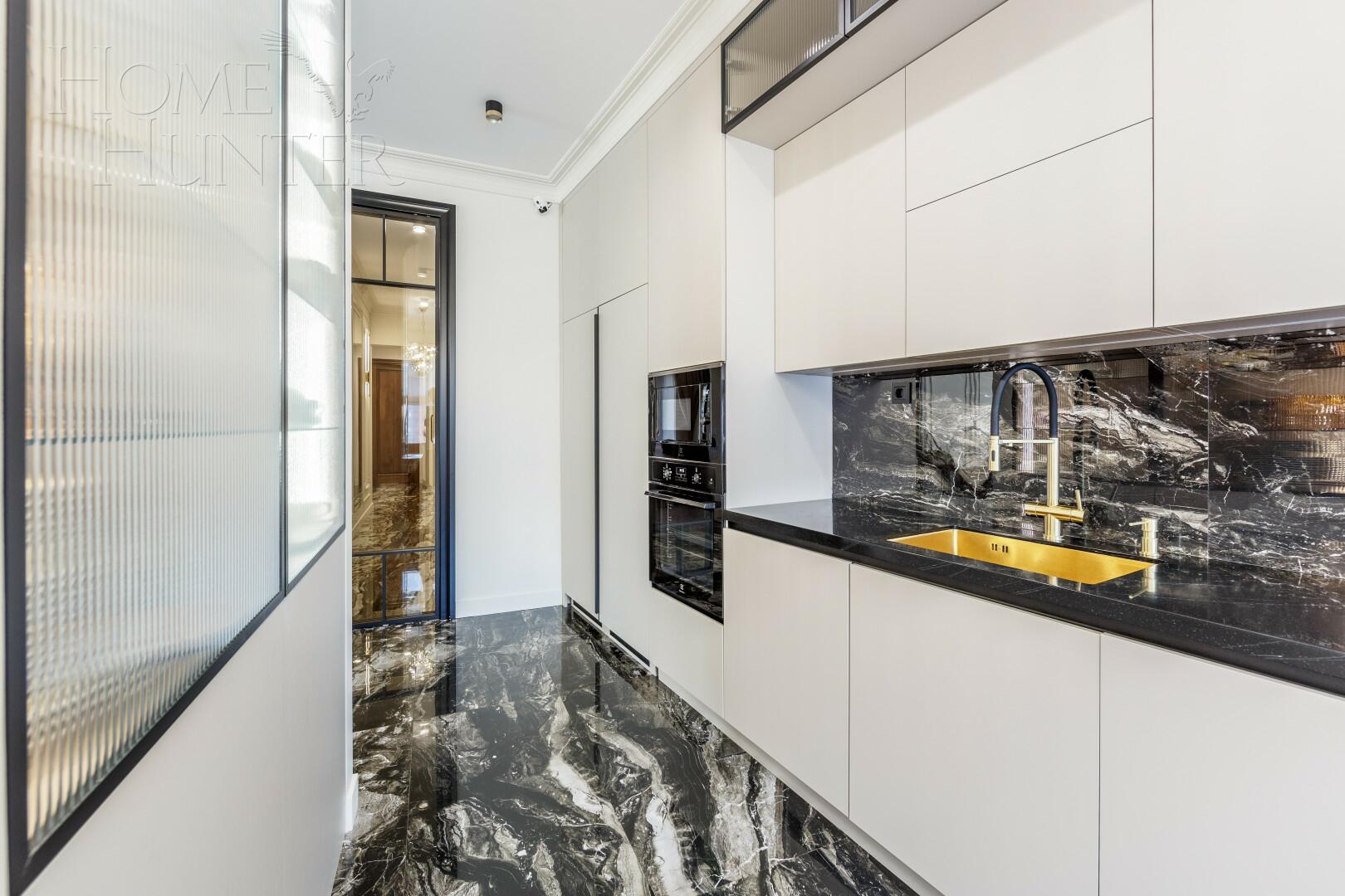 4-КОМН. КВАРТИРА С ОТДЕЛКОЙ 161 М² НА 15 ЭТАЖЕ