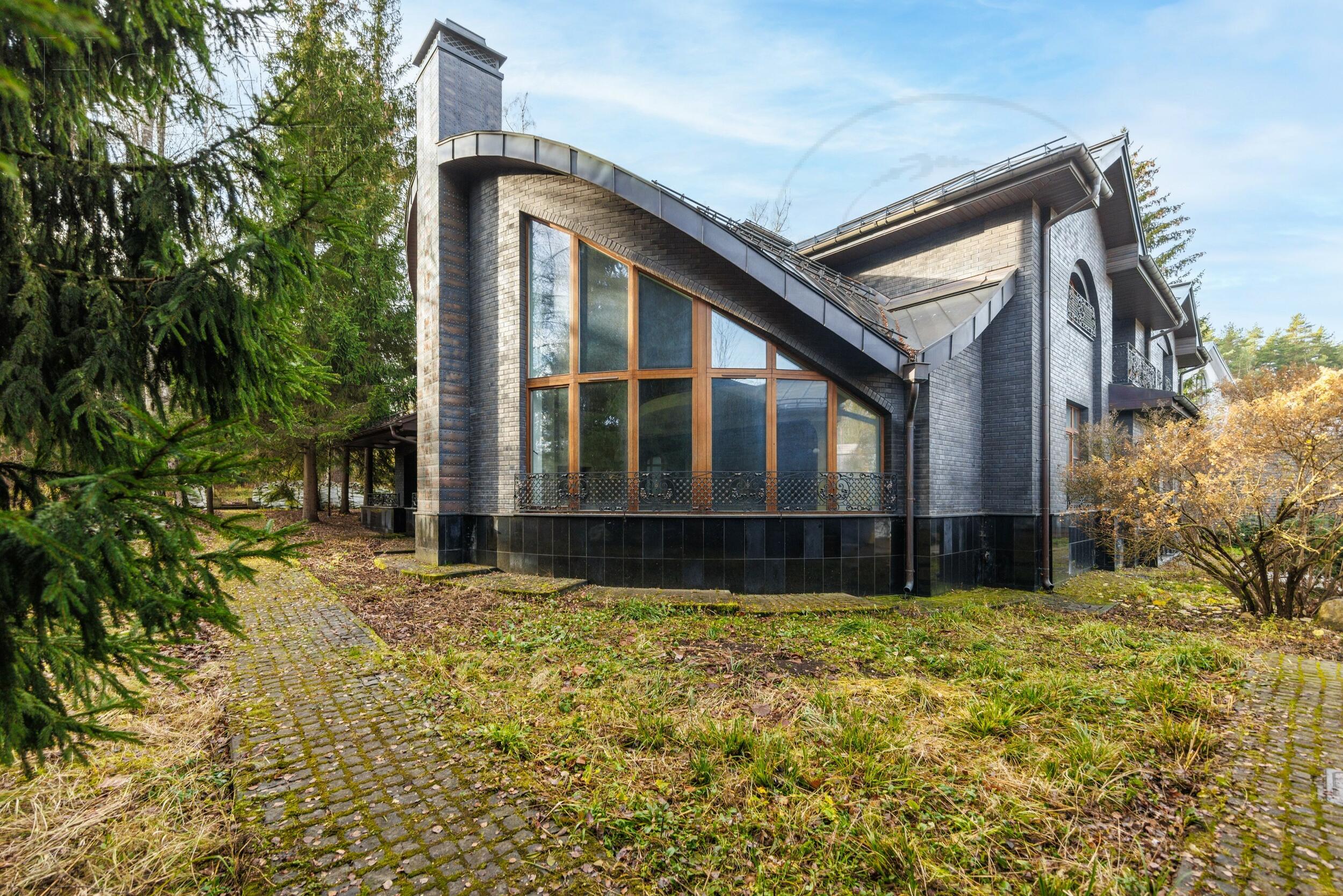 2-этажный коттедж 700 м² без отделки