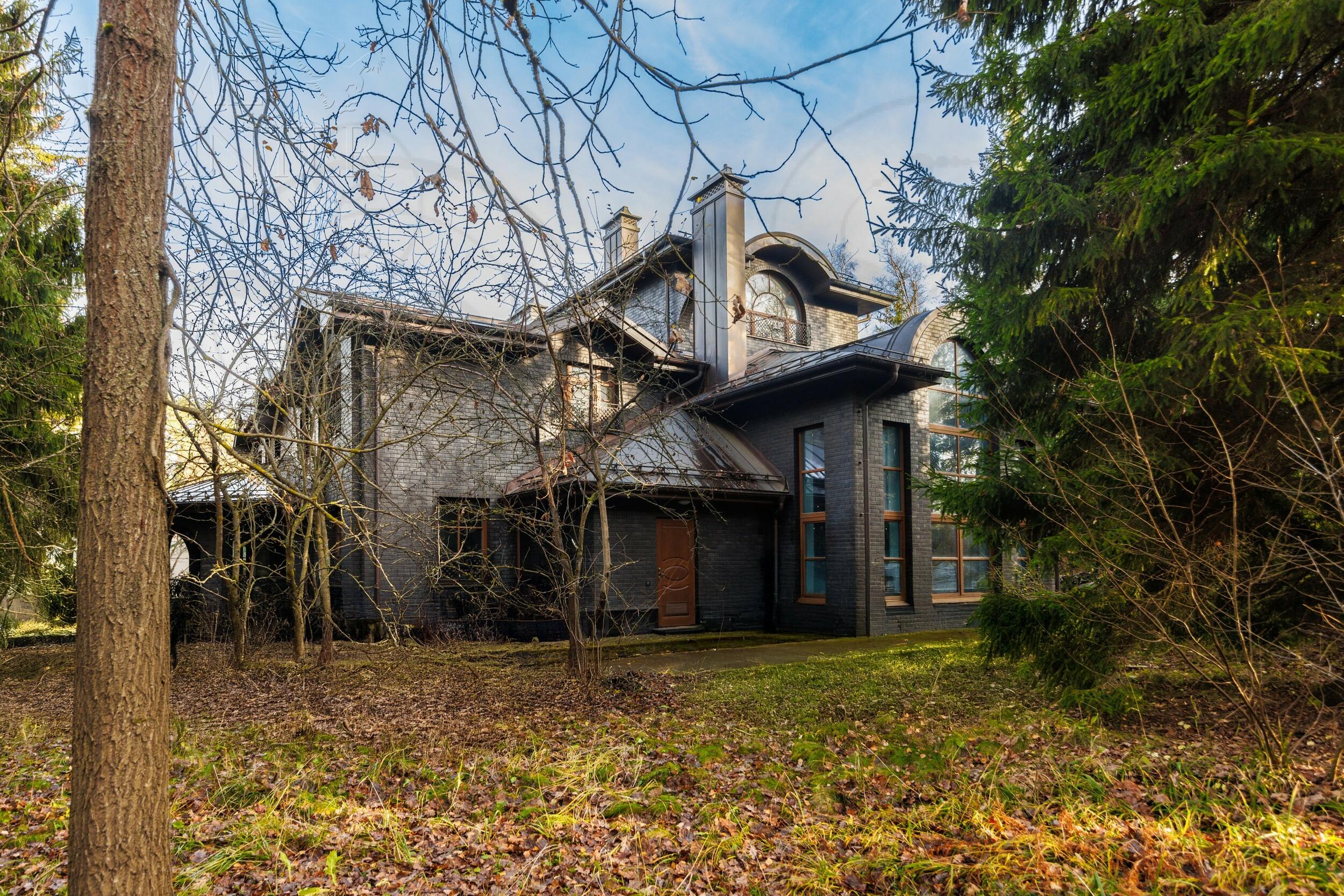 2-этажный коттедж 700 м² без отделки