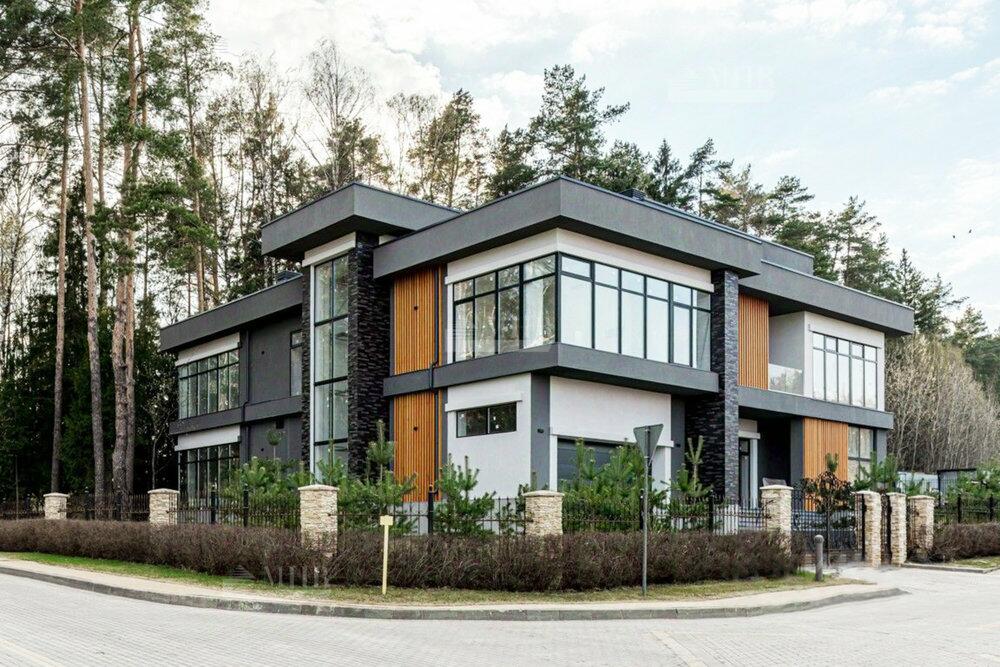2-этажный коттедж 720 м² с отделкой