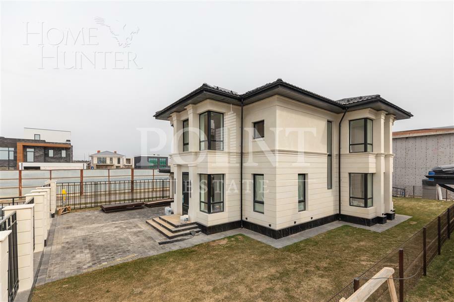 2-этажный коттедж 300 м² с отделкой