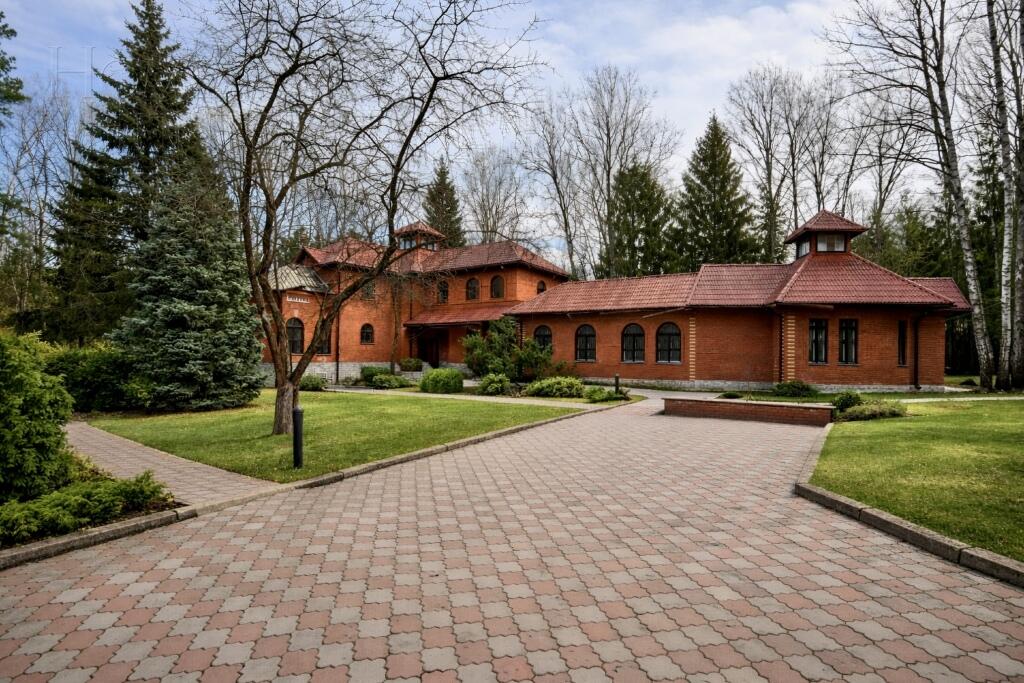 1-этажный коттедж 600 м² с отделкой