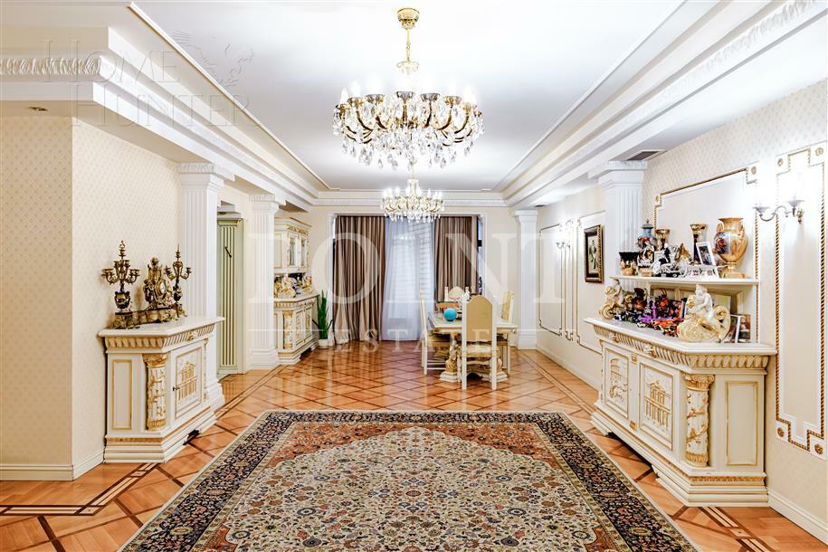 4-КОМН. КВАРТИРА С ОТДЕЛКОЙ 200 М² НА 9 ЭТАЖЕ