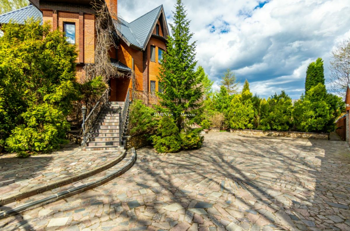 2-этажный коттедж 360 м² с отделкой