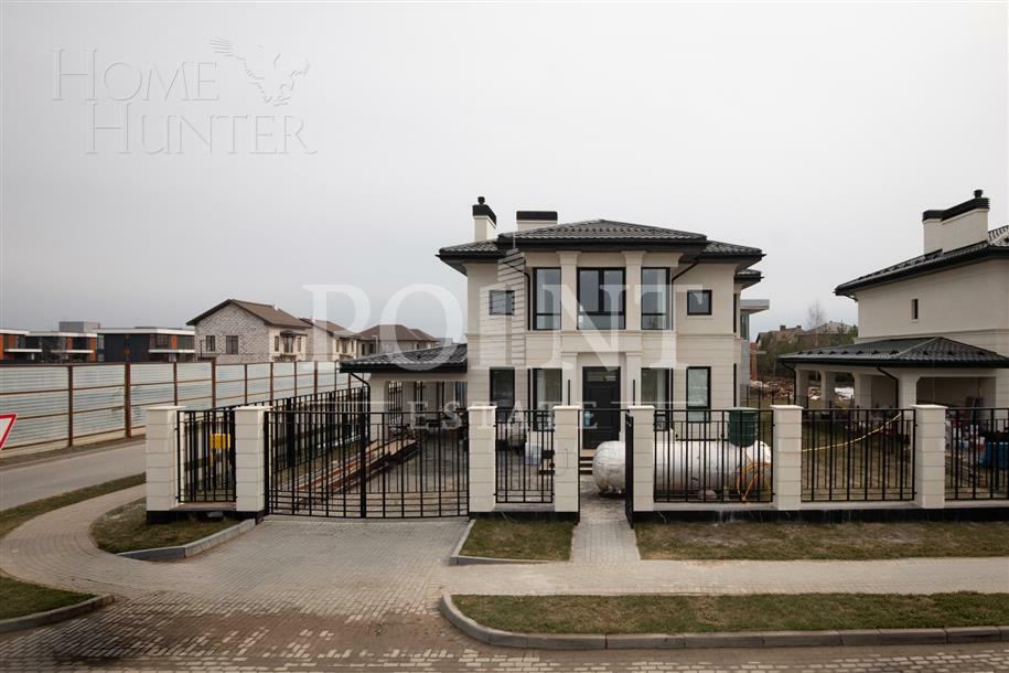 2-этажный коттедж 300 м² с отделкой