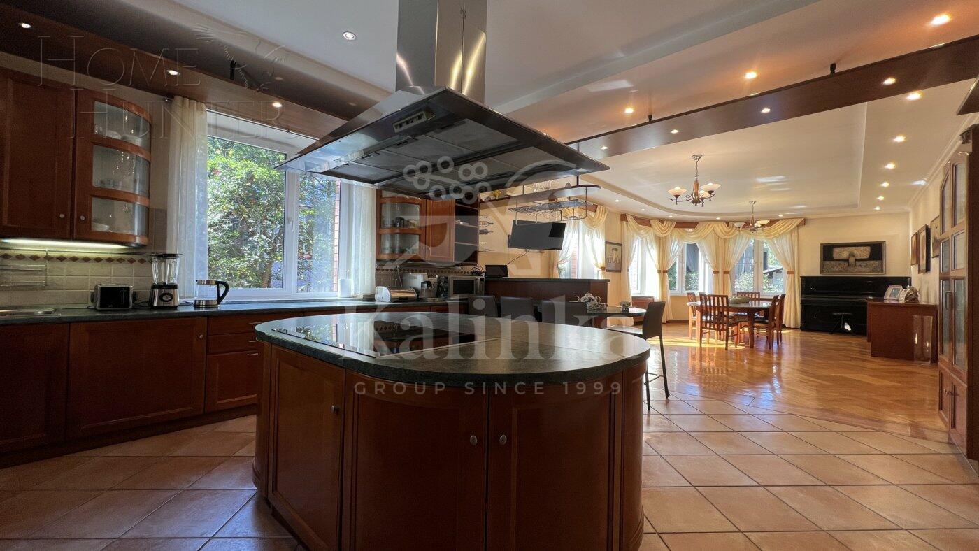 2-этажный коттедж 550 м² с отделкой