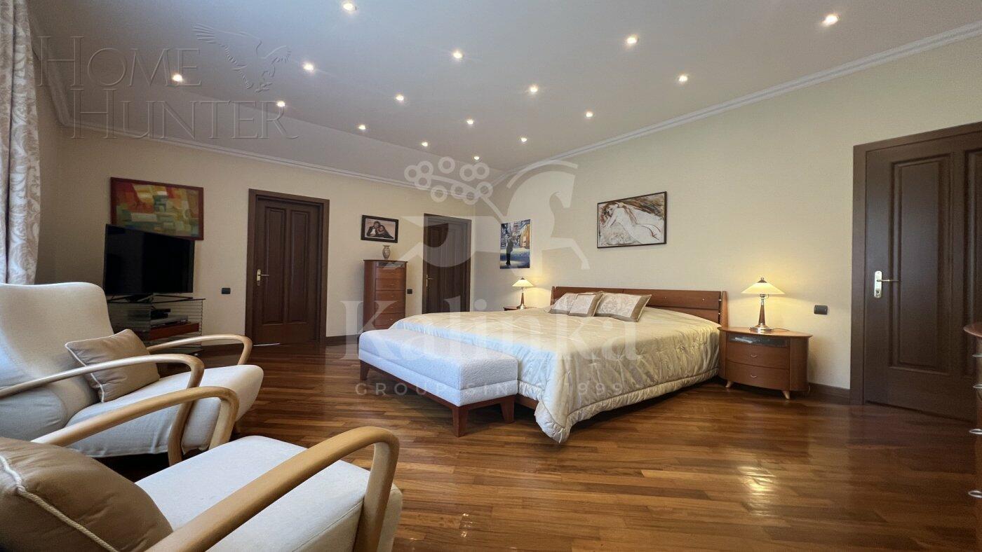 2-этажный коттедж 550 м² с отделкой