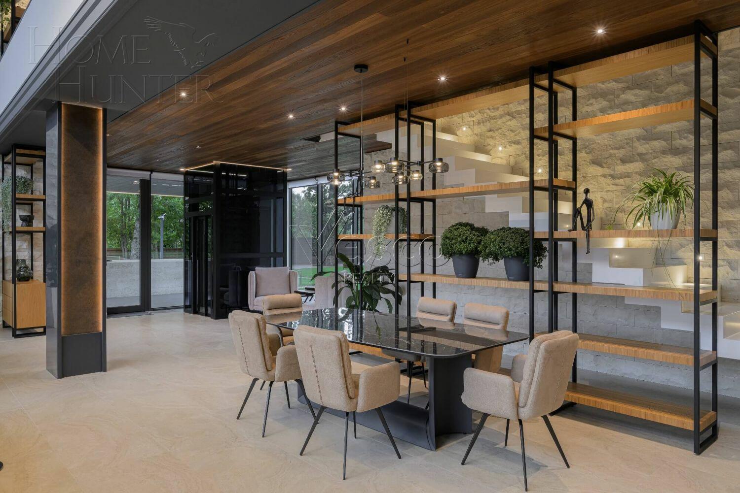 3-этажный коттедж 2 150 м² с отделкой