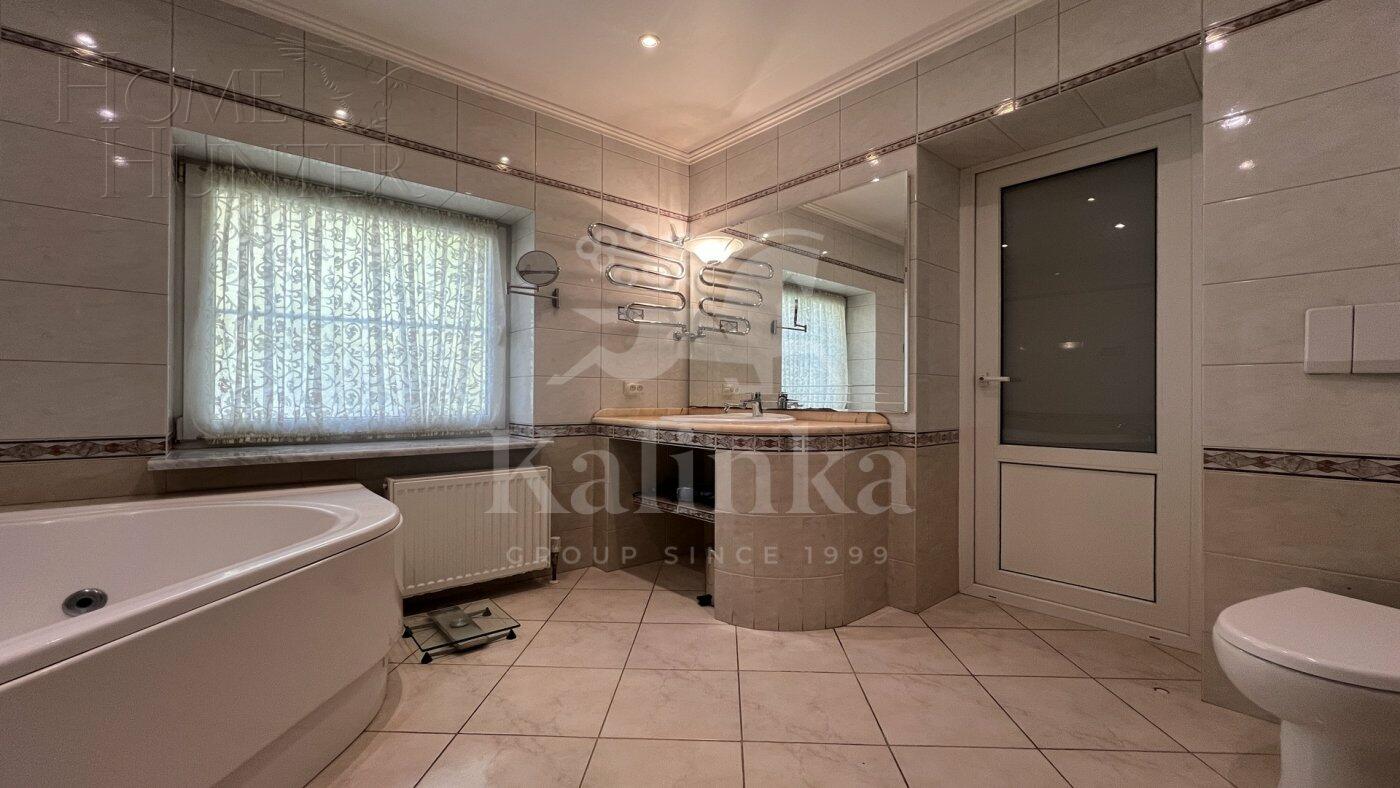 2-этажный коттедж 550 м² с отделкой