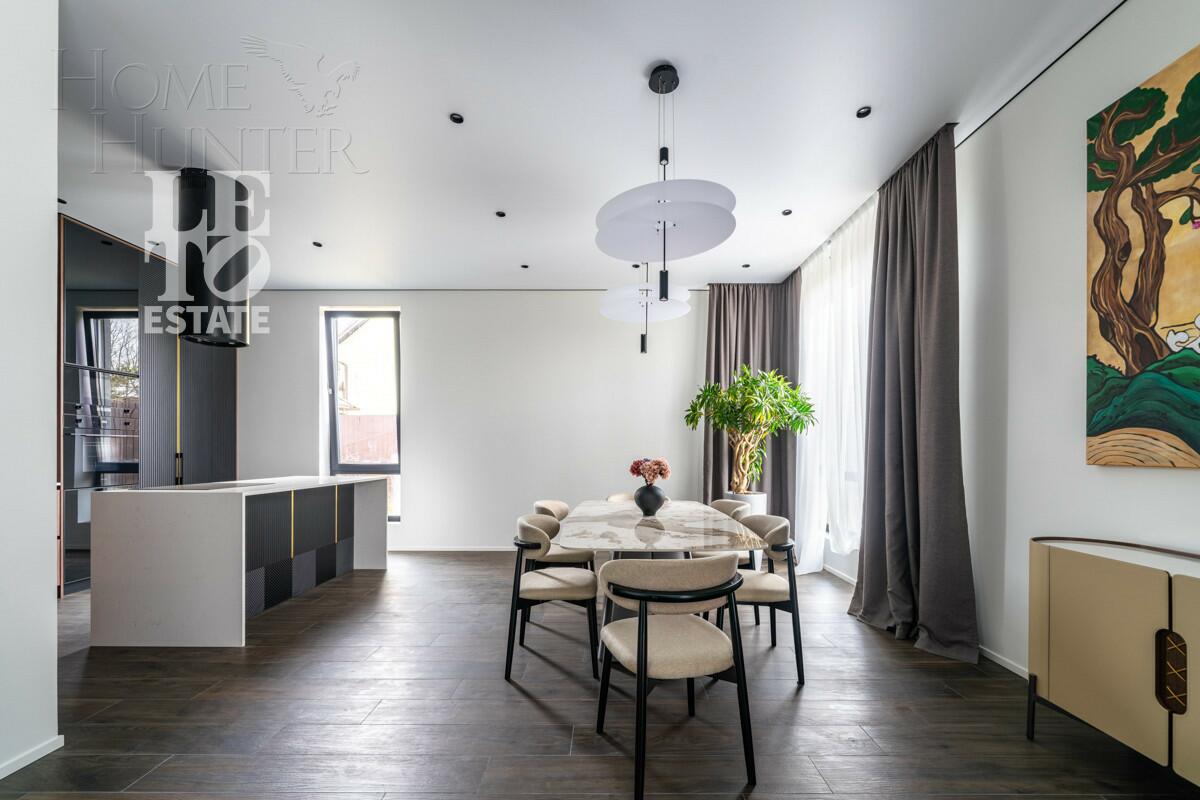 2-этажный коттедж 261 м² с отделкой