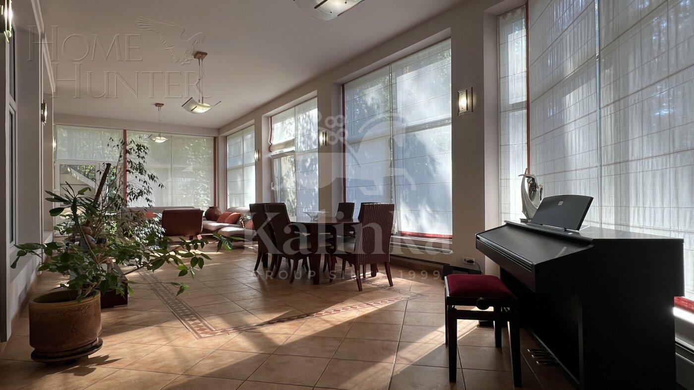 2-этажный коттедж 550 м² с отделкой