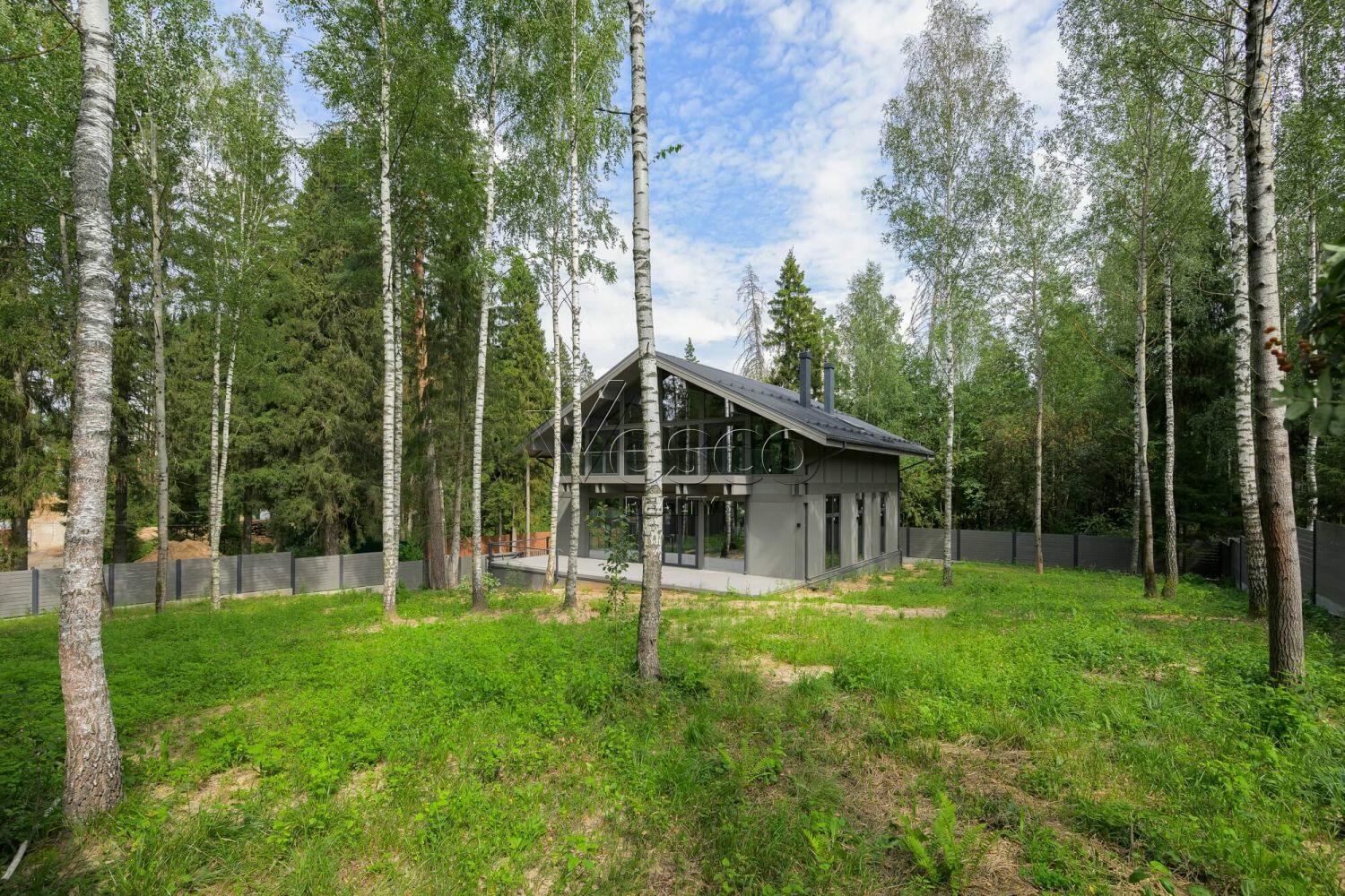 2-этажный коттедж 581.7 м² без отделки