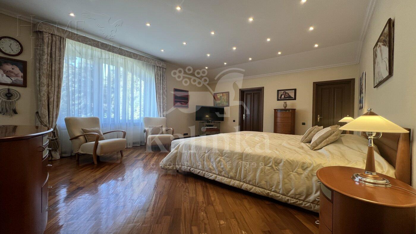 2-этажный коттедж 550 м² с отделкой